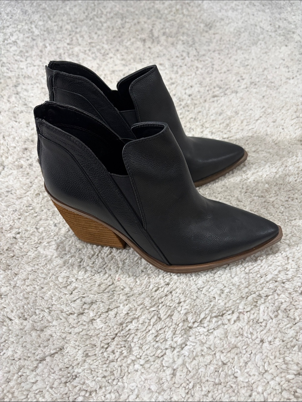 Vince Camuto Classic Black Pointed Toe Ankle Booties with Stacked Heel Size 8